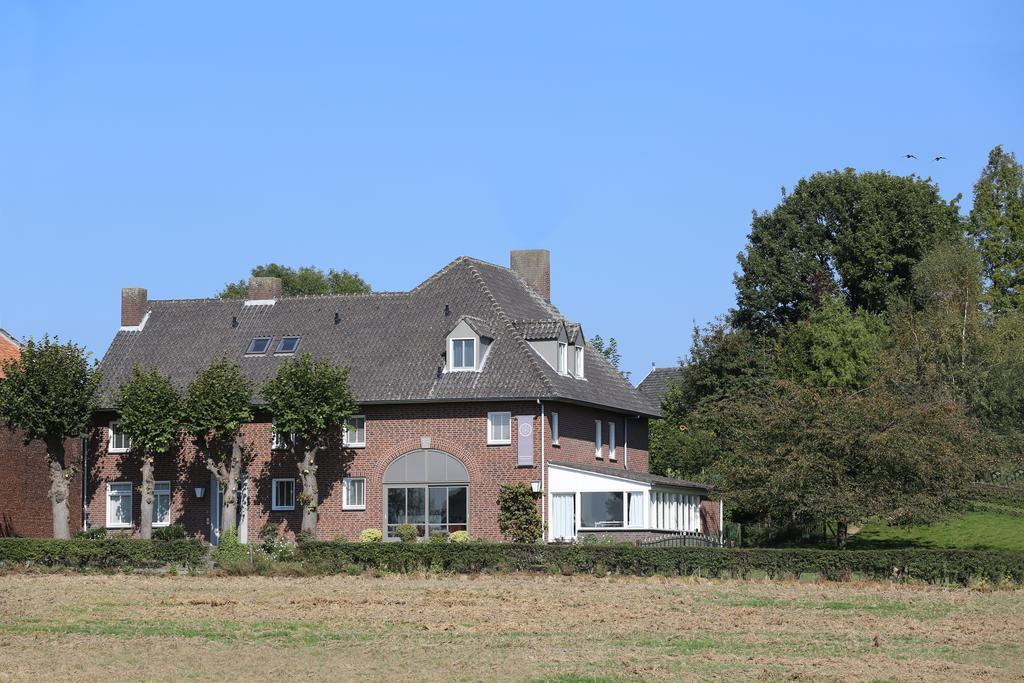 Welsden Dertien Bed & Breakfast Margraten Exterior photo