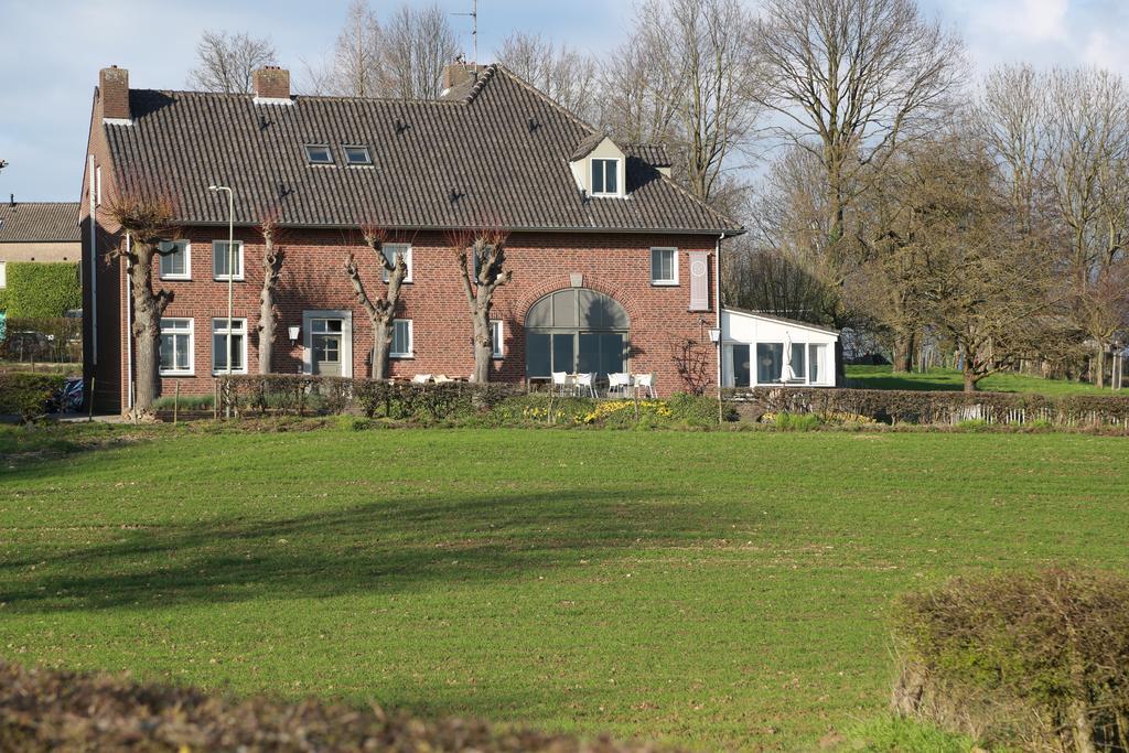 Welsden Dertien Bed & Breakfast Margraten Exterior photo